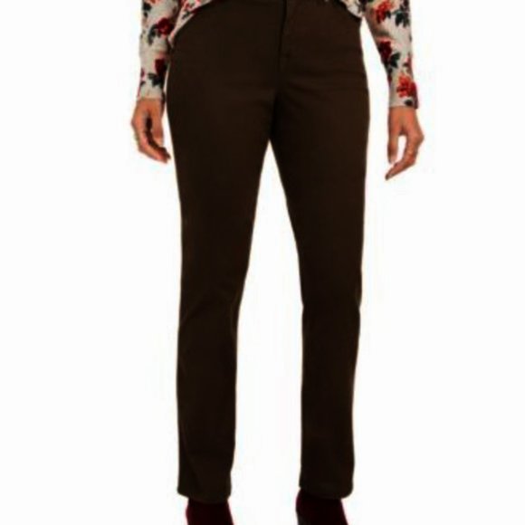 Style & Co. Denim - NWT Style & Co Curvy Straight High-Rise 595 Jeans